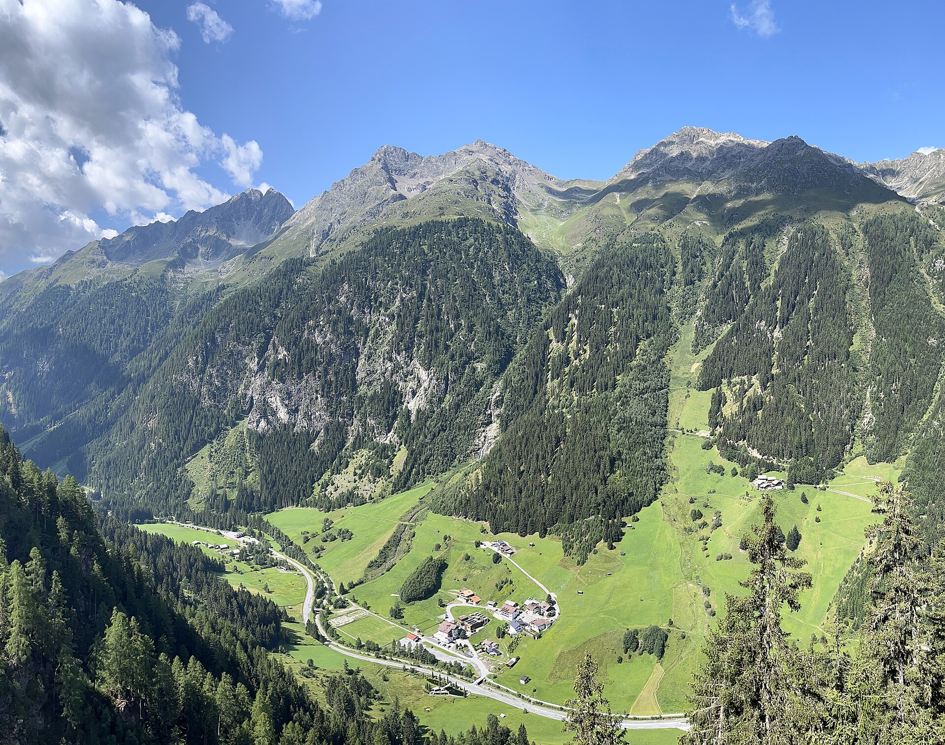 阿爾卑斯山谷風景